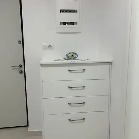 Todi's Apartment *
