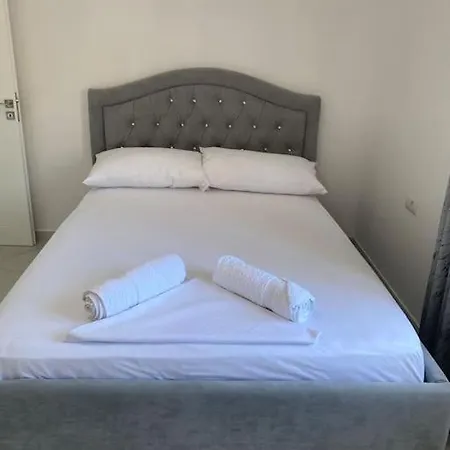 Todi's Apartment Sarande