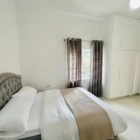 Todi's Apartment *